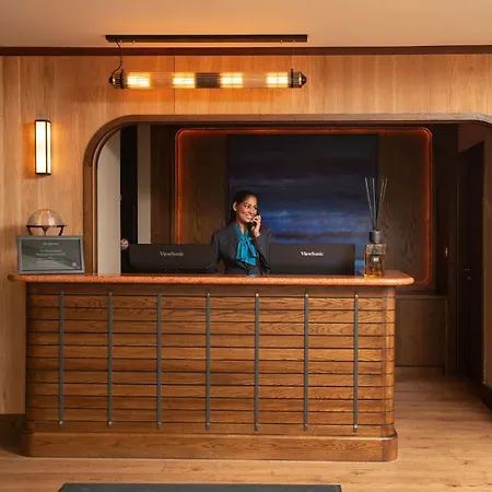 Szálloda The Address