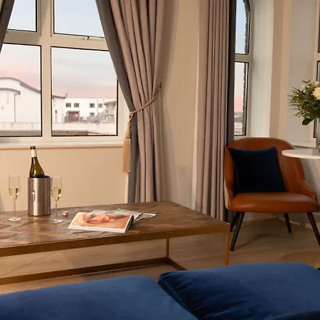 Hotell The Address 4*